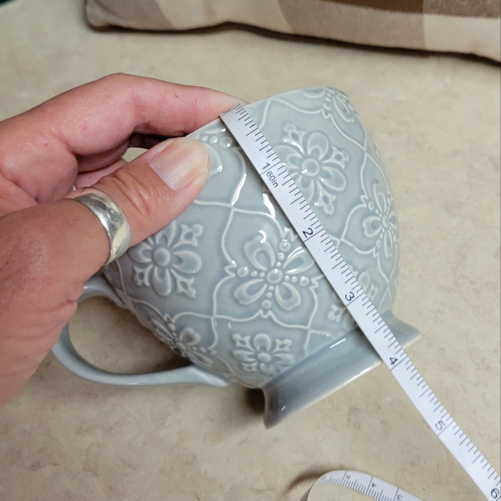 Signature housewares footed coffee cup beautiful detail - Picture 5 of 9